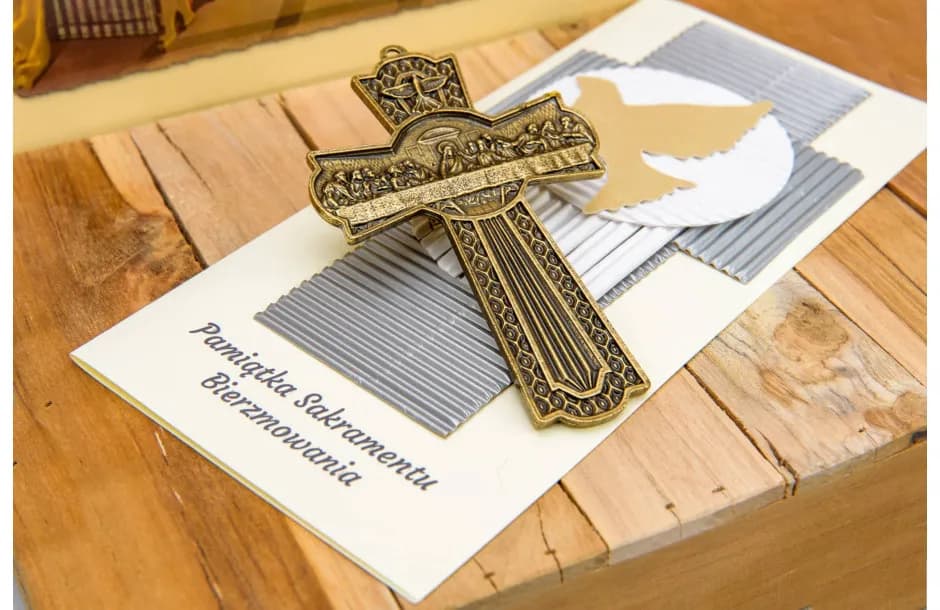 Co daje sakrament bierzmowania? Odkryj jego niezwykłe korzyści