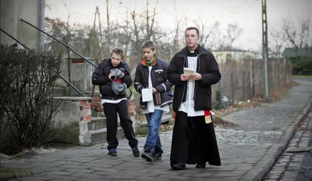 Ksiądz po kolędzie jakie modlitwy - poznaj znaczenie i tradycję