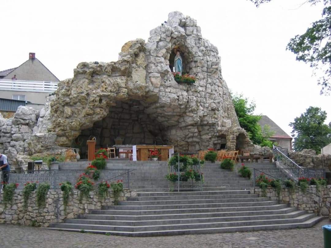 Sanktuarium na Górze Świętej Anny: historia, msze i praktyczne informacje dla pielgrzymów
