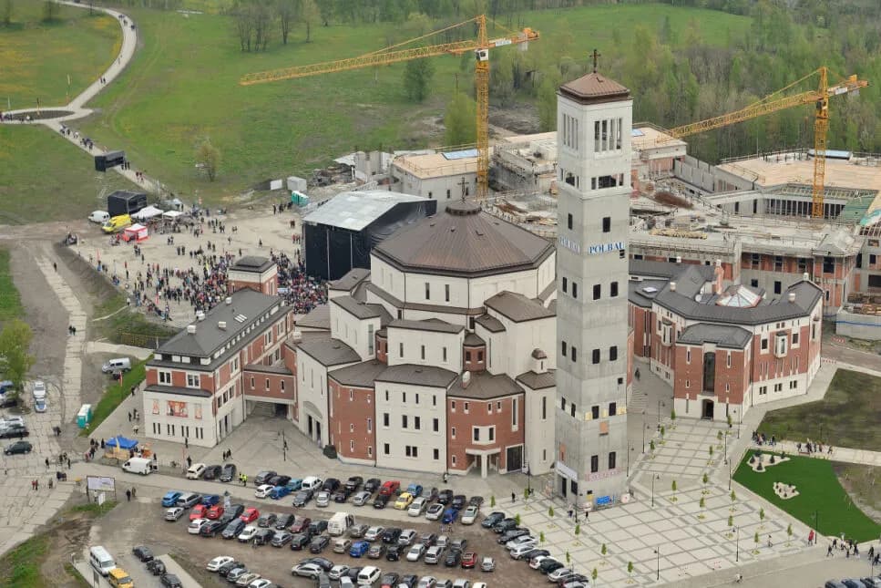 Sanktuarium w Łagiewnikach – historia, msze święte i praktyczne wskazówki dla pielgrzymów