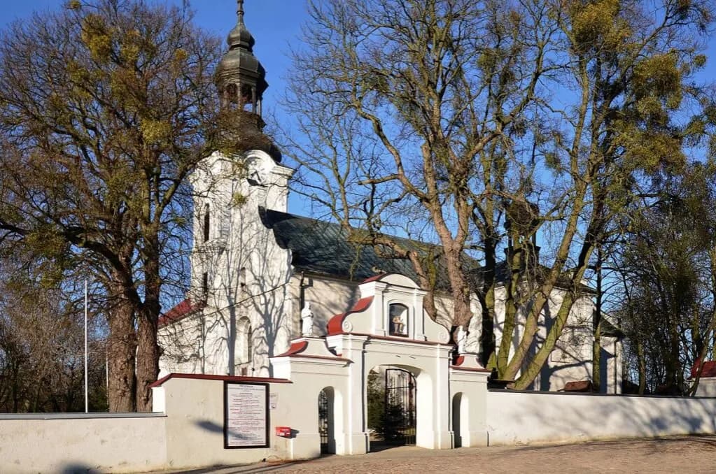 Sanktuarium w Oborach – historia, znaczenie i praktyczne informacje dla pielgrzymów