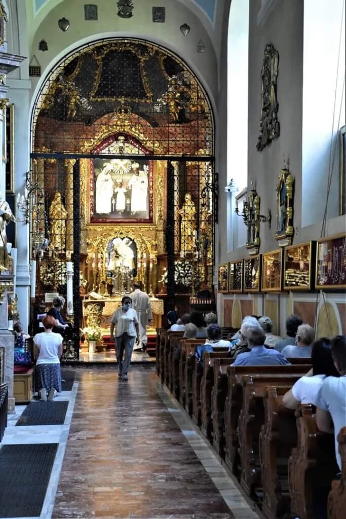 Sanktuarium w Kaliszu: historia, znaczenie i praktyczne informacje dla pielgrzymów