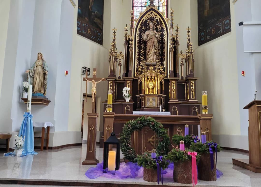 Symbole adwentu i ich znaczenie - odkryj głębię tradycji adwentowych