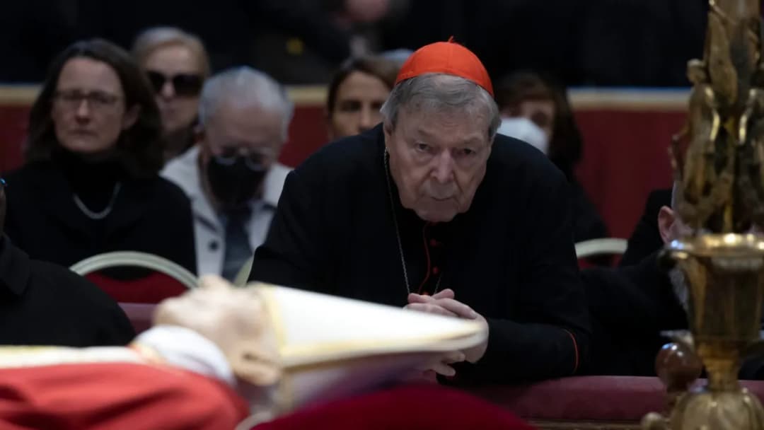 Kardynał Pell: kontrowersje, życie i wpływ na Kościół katolicki